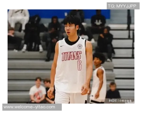 张博源访问伊利诺伊大学感受浓厚中国文化球队实力常年跻身TOP20